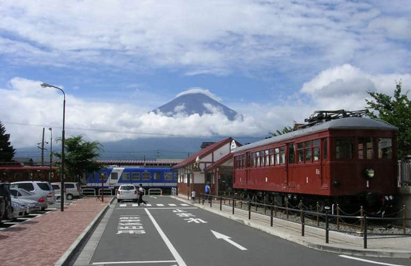 Từ Tokyo di chuyển đến núi Phú Sĩ bằng cách nào?