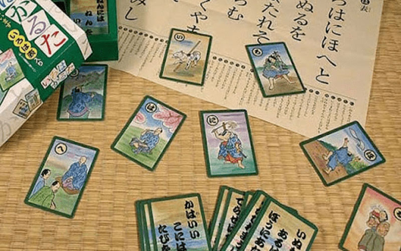 Trò chơi Karuta（かるた）- Chơi bài lá