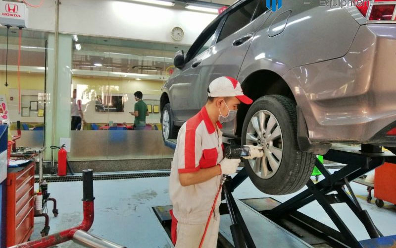 Công việc sửa chữa bảo dường ô tô tại Đài Loan 